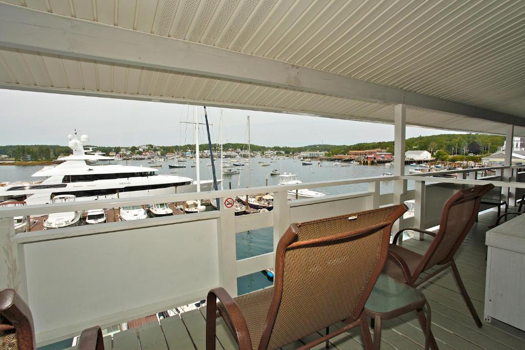 Browns Wharf Inn Boothbay Harbor Exterior photo