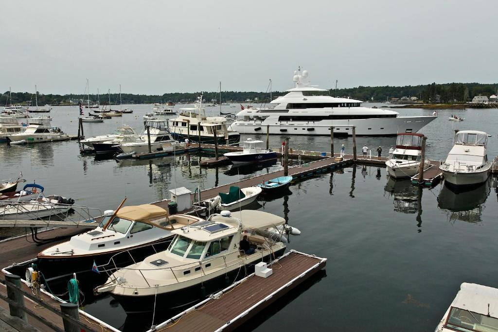 Browns Wharf Inn Boothbay Harbor Exterior photo